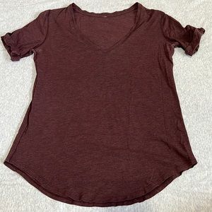 Lululemon size 6 Tee